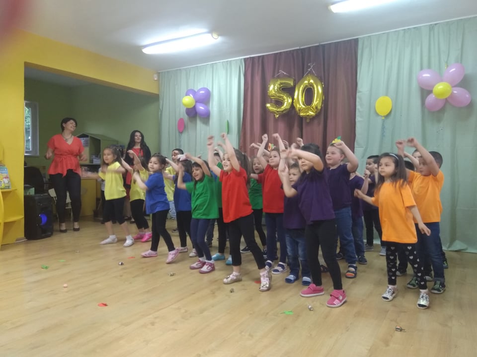 С пъстър спектакъл ДГ „Гергана” отпразнува своята 50-годишнина