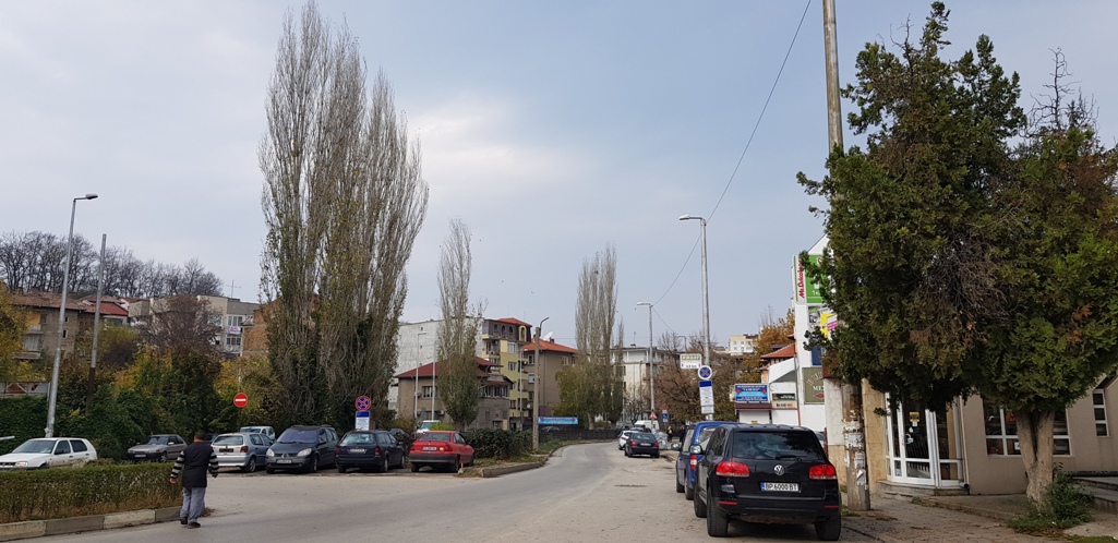 Временно ще бъде ограничено движението по лявото платно на ул.…
