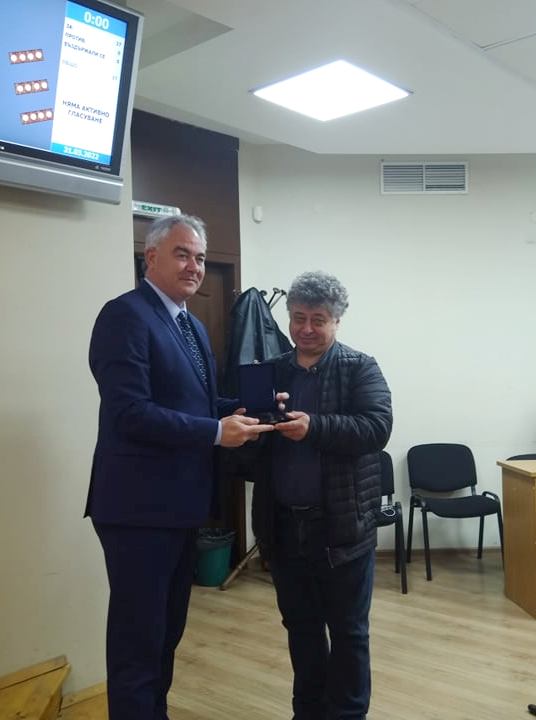 Валентин Асенов – Хъкъла с Почетен плакет на Община Плевен…