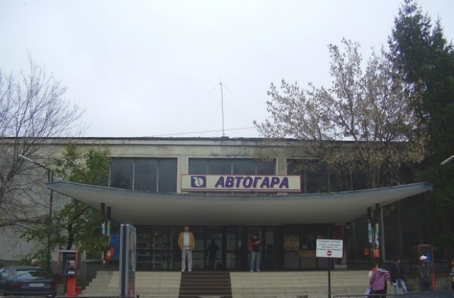 Спрени са още две автобусни линии заради обявеното извънредно положение