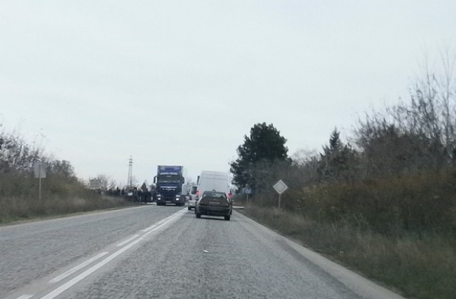 Ограничава се движението по обходния път при Долни Дъбник в…