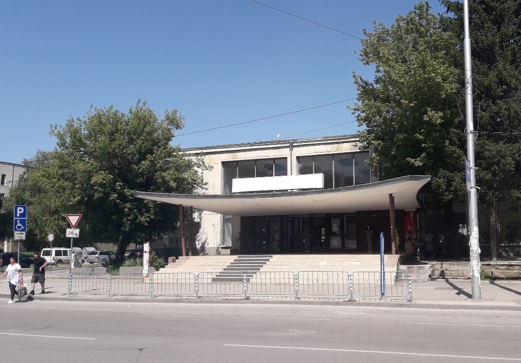 Общинските съветници одобриха допълнителни финансови средства за ремонт на Автогара…