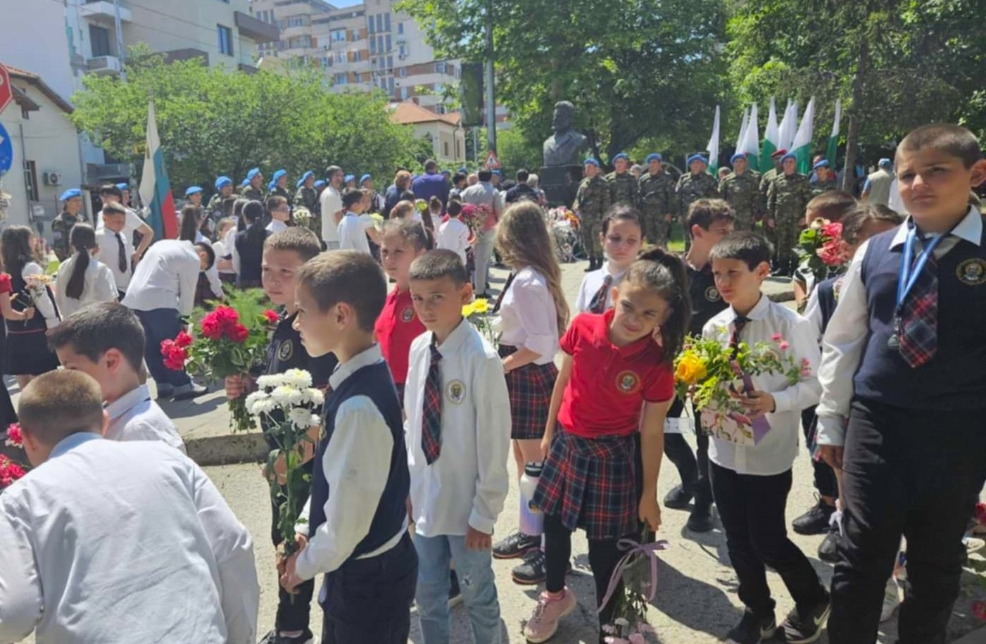 Поклон през подвига на Ботев и на загиналите за свободата…