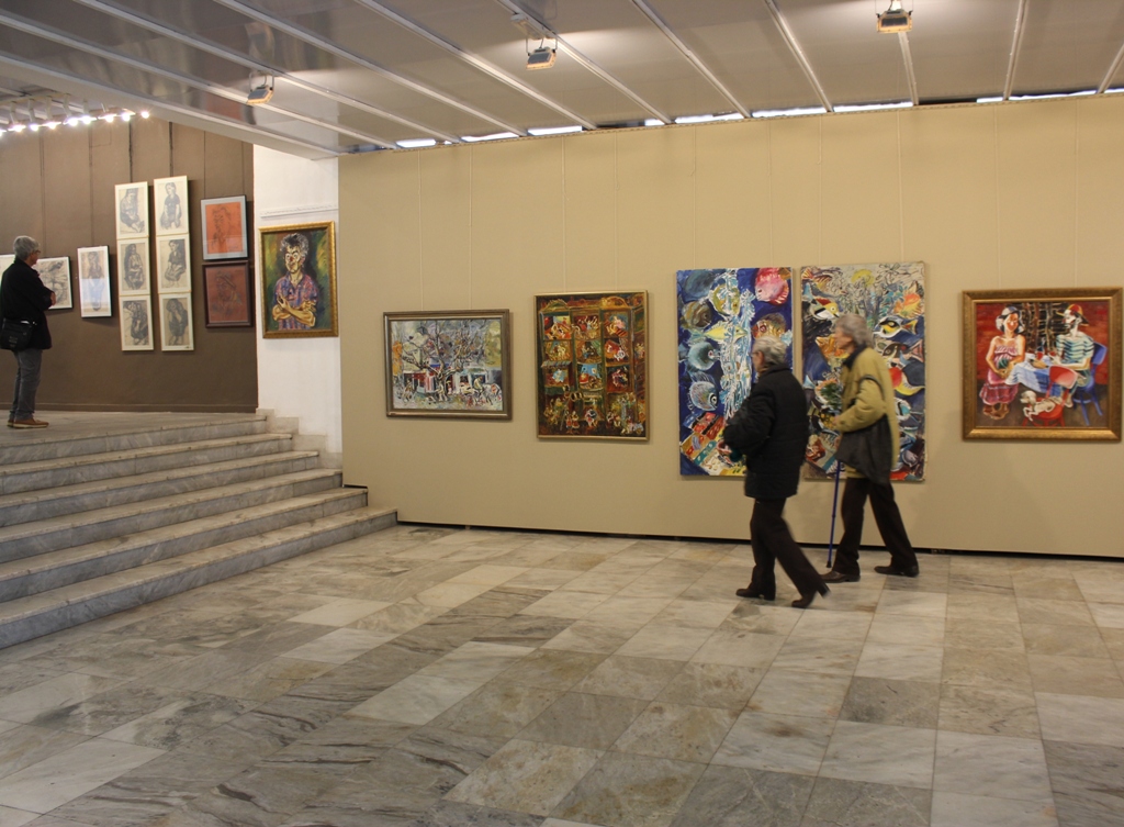 Приказката и реалността в картините на Юри Буков изпълниха ХГ…