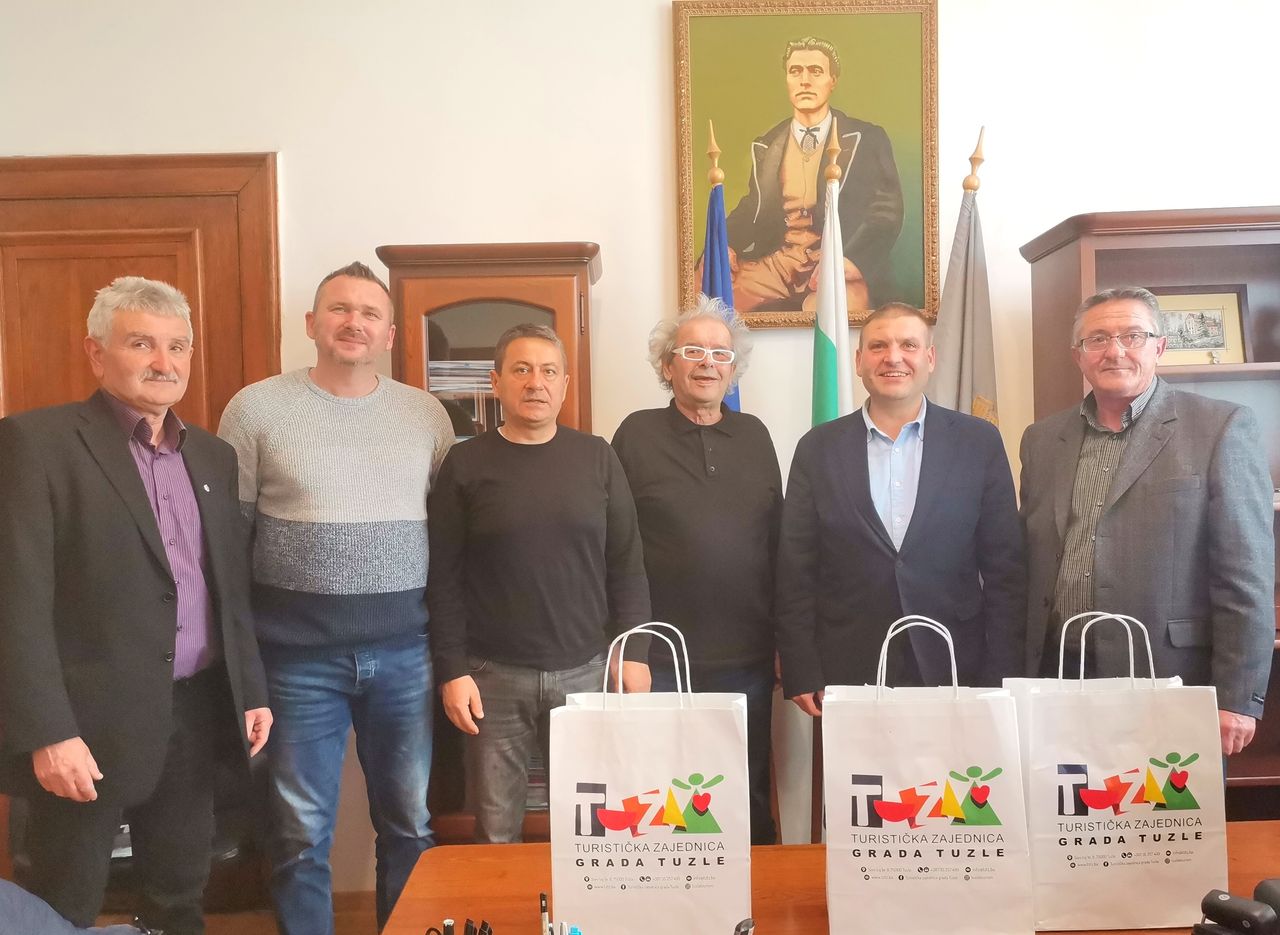 Възможности за сътрудничество обсъдиха на среща кметът на Плевен и…