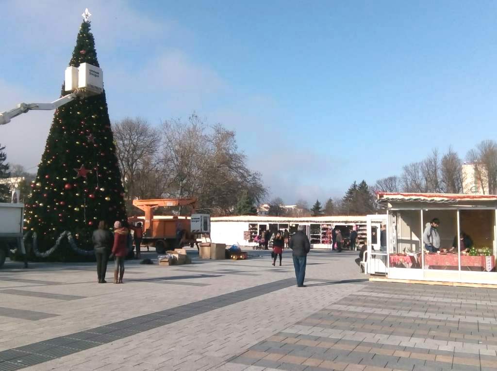 Елха, предоставена от Посолството на Русия в България, ще радва…
