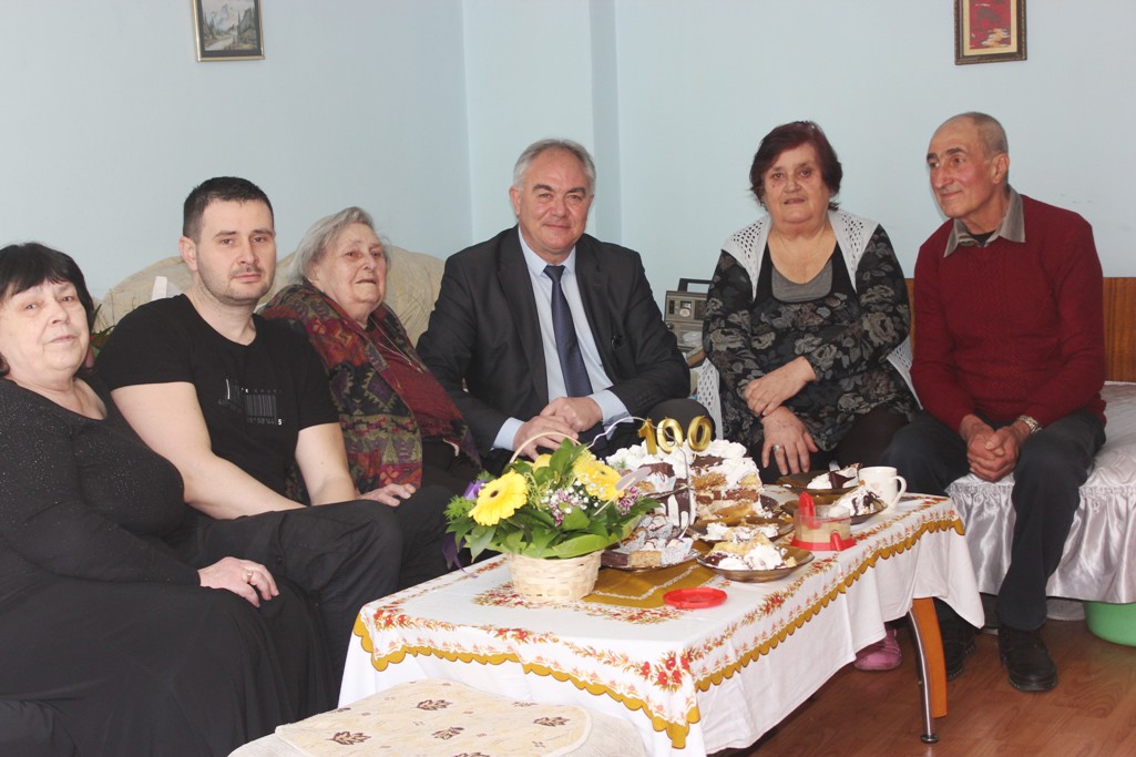 100-годишната плевенчанка Дамяна Гроздева: Важното е каква диря ще остави…