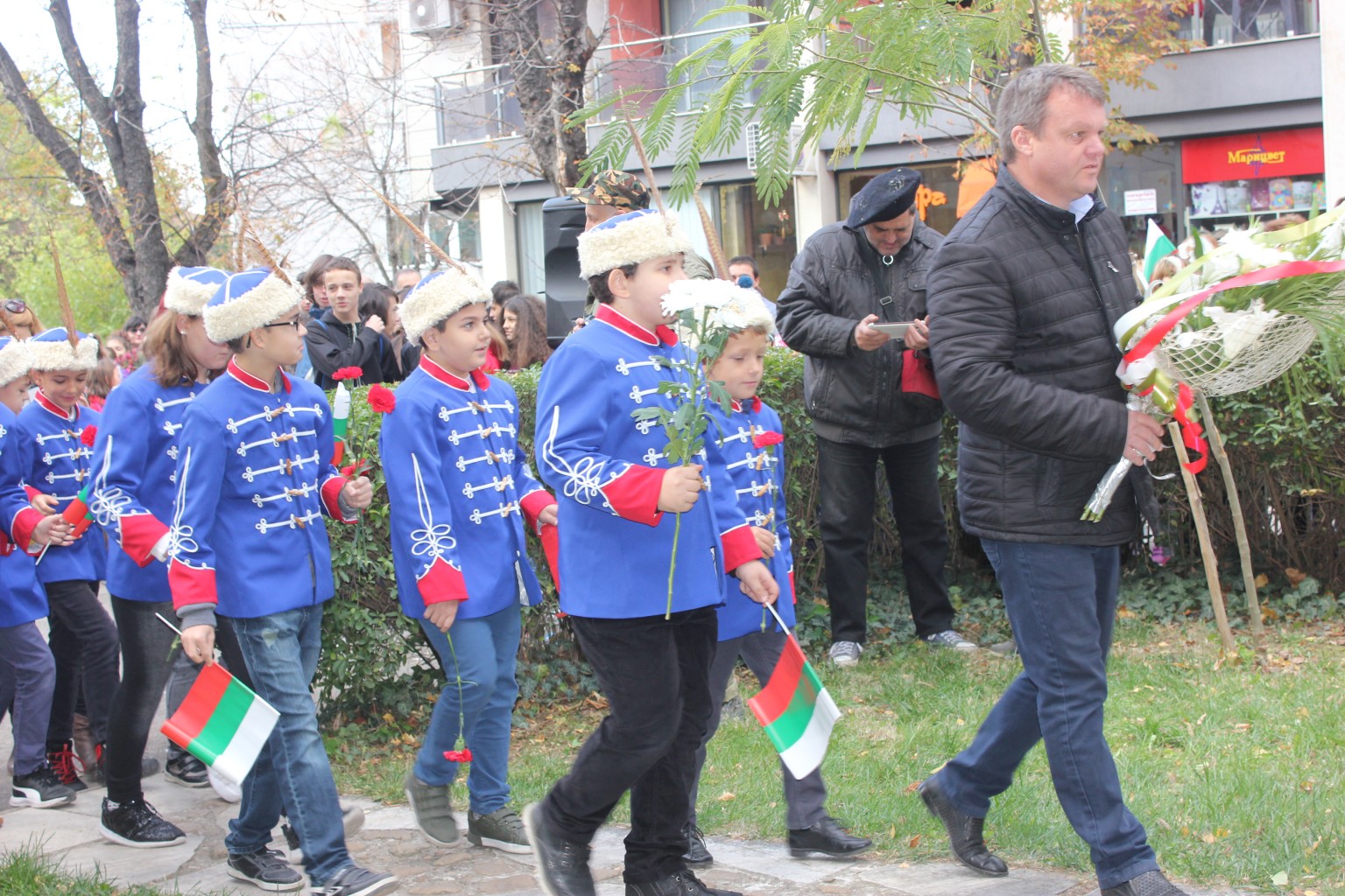 Честит Ден на народните будители! (Галерия)