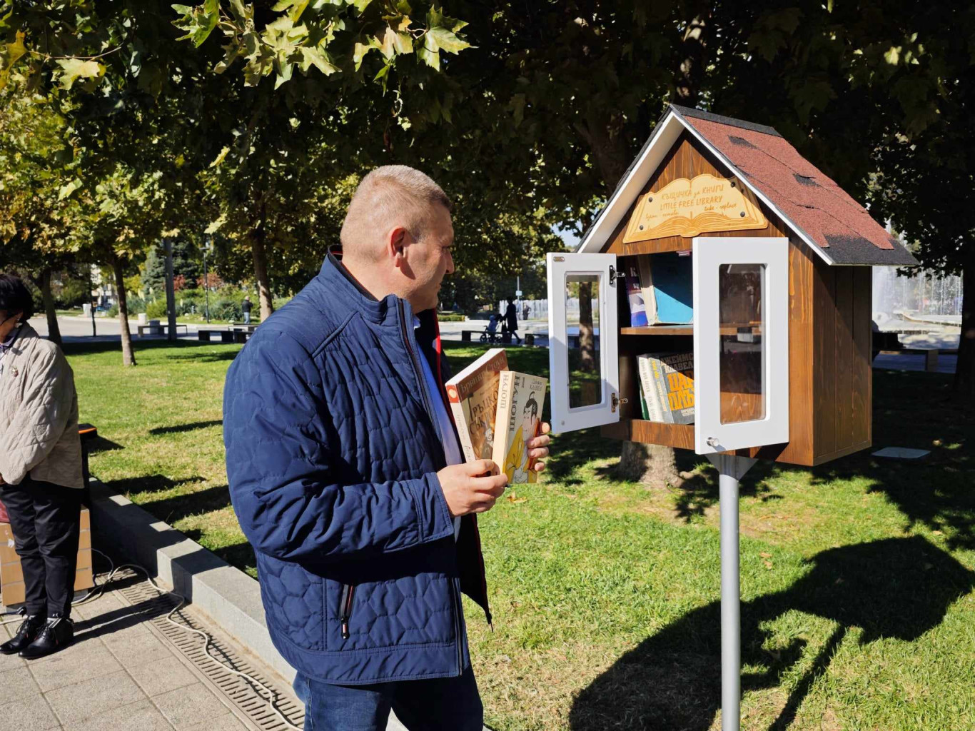 Къщички за книги в Плевен дават възможност на желаещите да…