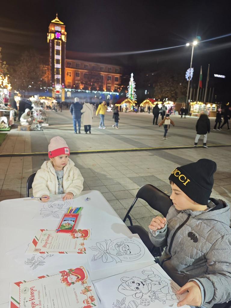 Коледни работилници очакват малчуганите в Коледното градче на Плевен, тук…