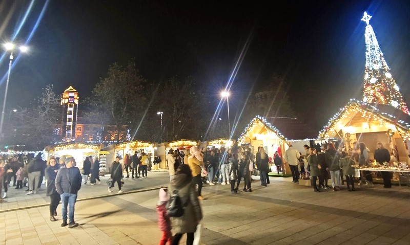 Плевен се подготвя за Коледните и Новогодишни празници – Коледно…