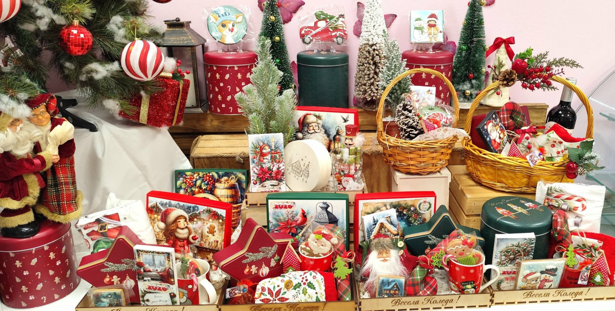 Коледна алея със сладкиши на пл. „Възраждане“ в Плевен на…