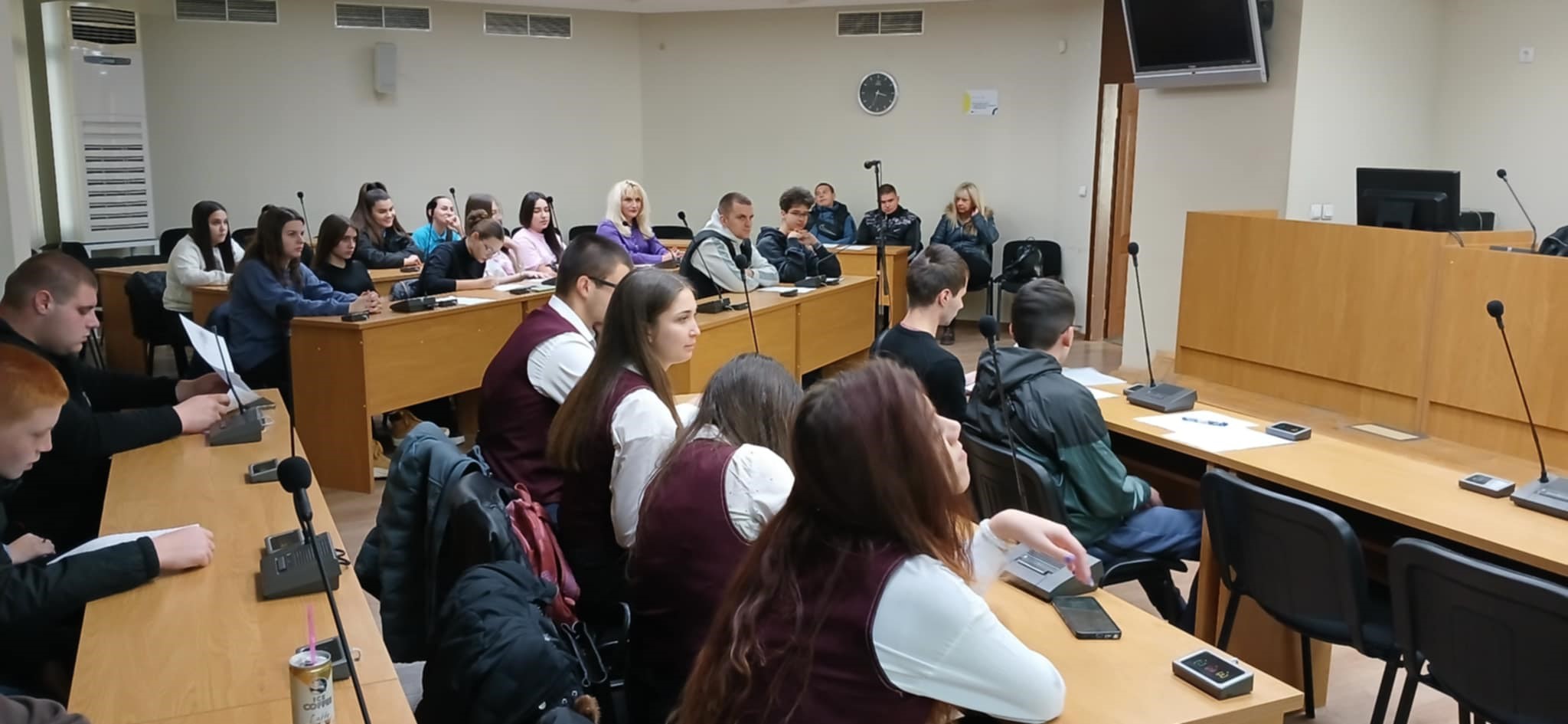 Общински ученически парламент учредиха младежи от 17 плевенски училища