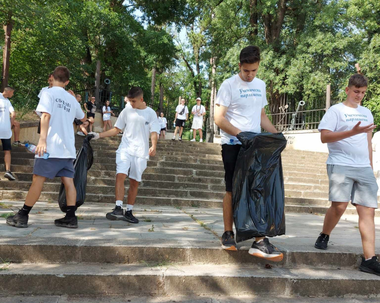 Ученици стартираха кампания 