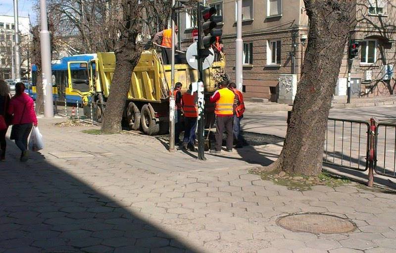 Жалба по процедура бави текущите улични ремонти