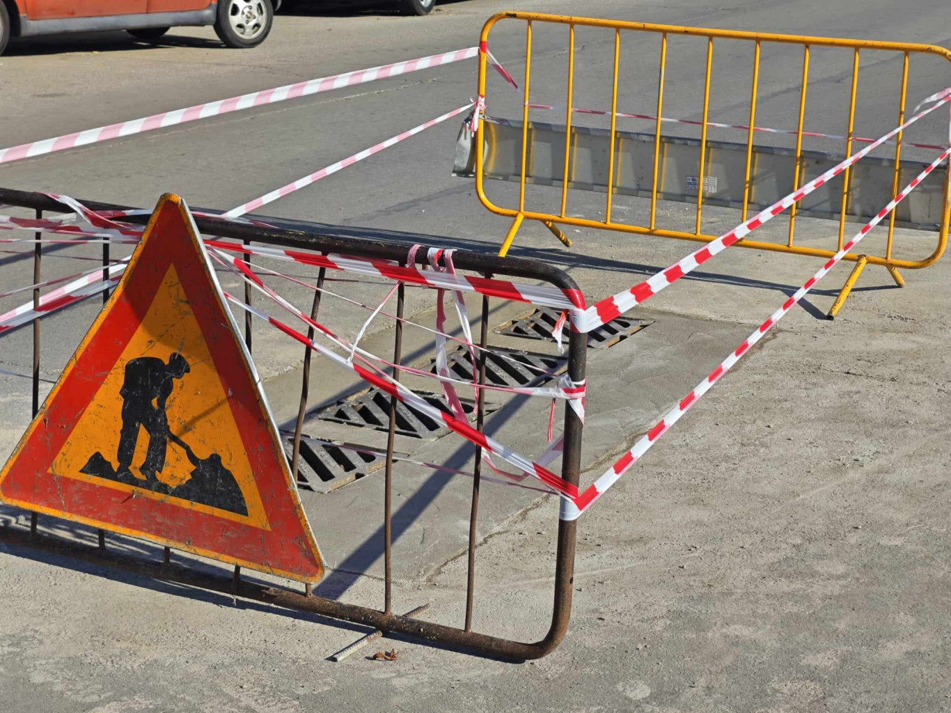 По изкърпване на настилки в жк „Дружба“ работят тази седмица…