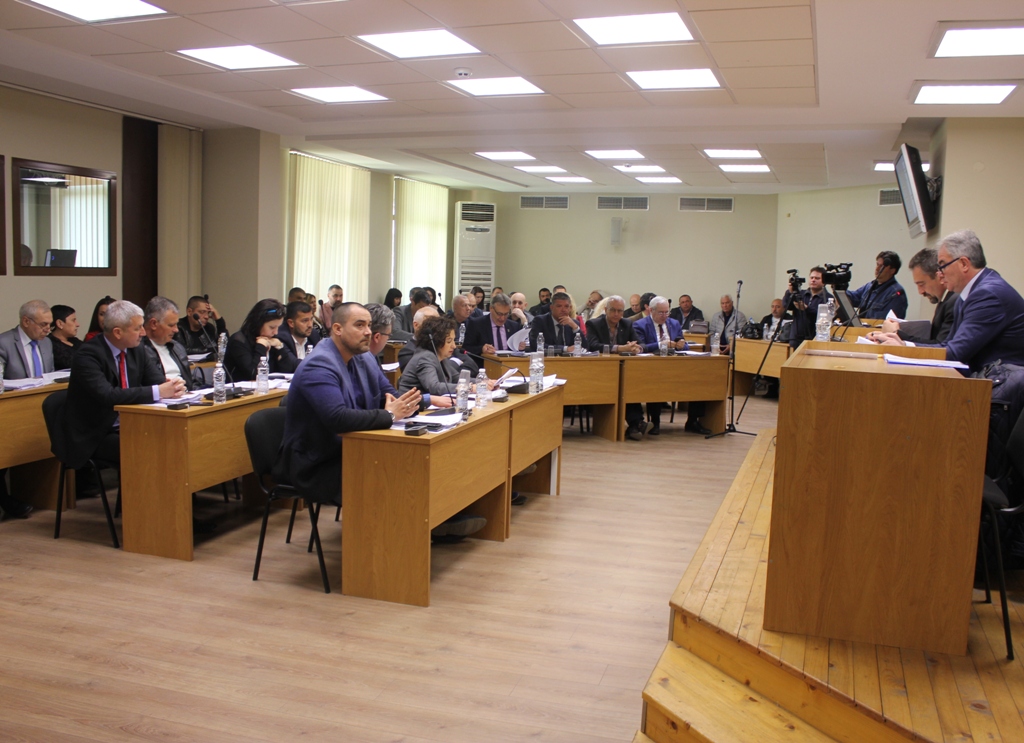 Нов управител или ликвидация са вариантите за Денталния център