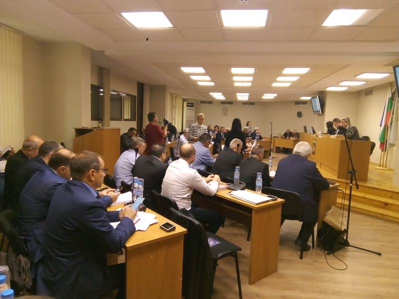 На последна за този мандат сесия се събират общинските съветници
