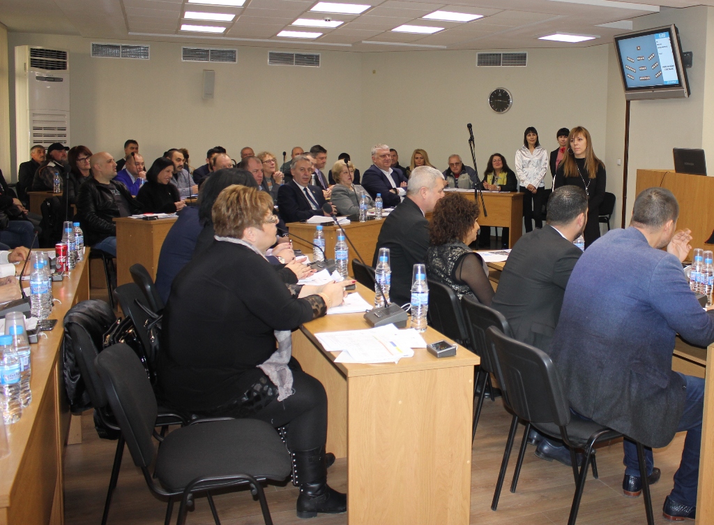 Местният парламент определи съставите и ръководствата на постоянните си комисии