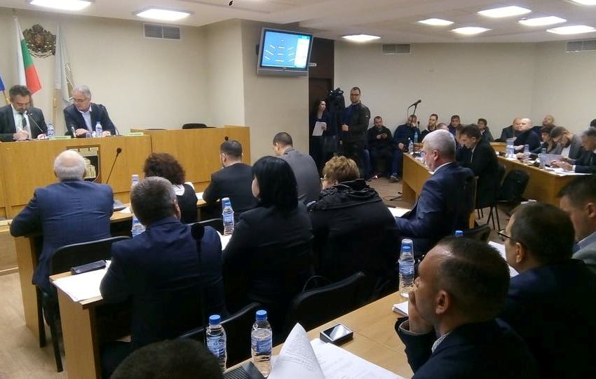 Читалищата да ползват безплатно общинските зали и намаляване таксата за…