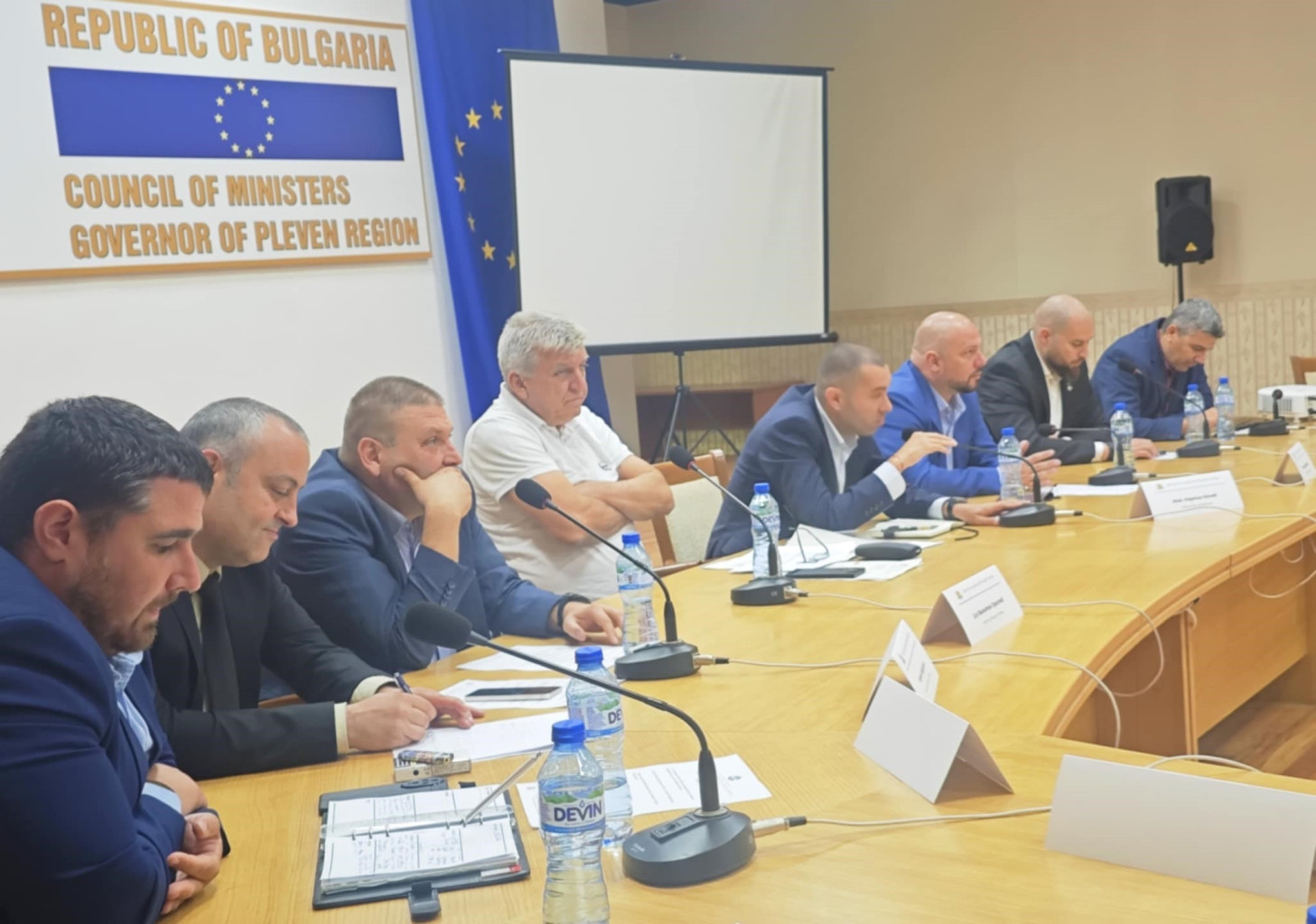 На финал е монтажът на хидрофорни системи в детските, учебни…