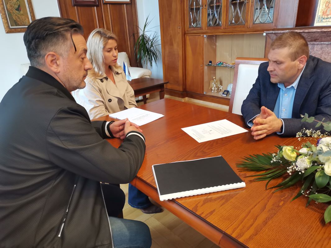 Кметът д-р Христов проведе среща с представители на сдружение, подпомагащо…