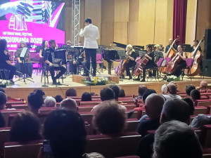 С вълнуващ концерт в Плевен започна IV Международен фестивал „Акордеомания`2025“