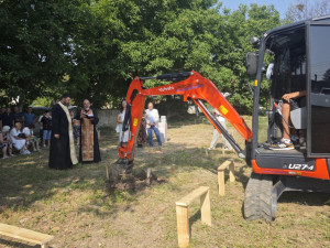 Първа копка на нов храм на името на Св. Николай направиха в плевенското село Ясен