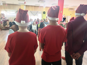 Приятели и дарители бяха гости на коледните празници в шестте Центъра за настаняване от семеен тип