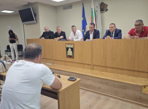 Министърът на младежта и спорта Иван Пешев се срещна в Плевен с представители на местната власт и на спортните клубове