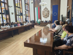 Мерки за нормална работа на училищата в условията на воден режим обсъдиха на среща в Община Плевен