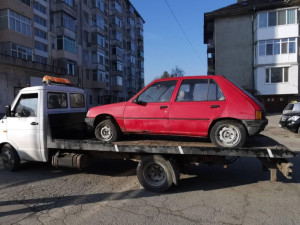 За седмица: Общински инспектори премахнаха 10 излезли от употреба автомобили от улиците на Плевен