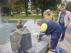 Жабките отново са заедно - любимата композиция на плевенчани е възстановена