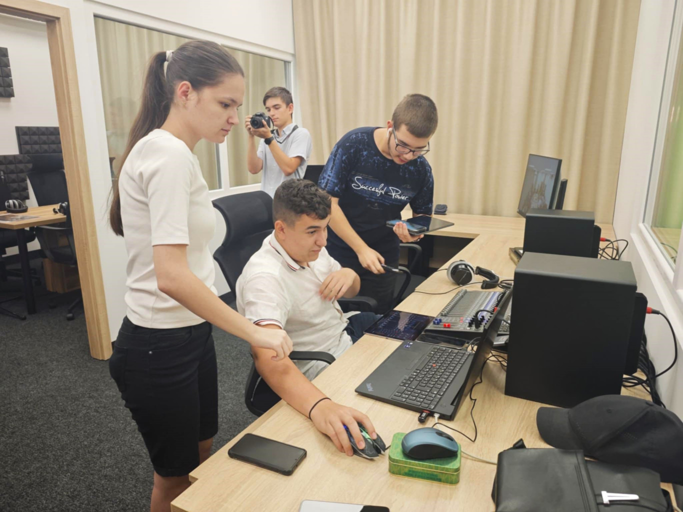 STEM център за дигитални създатели отвори врати в плевенското СУ…
