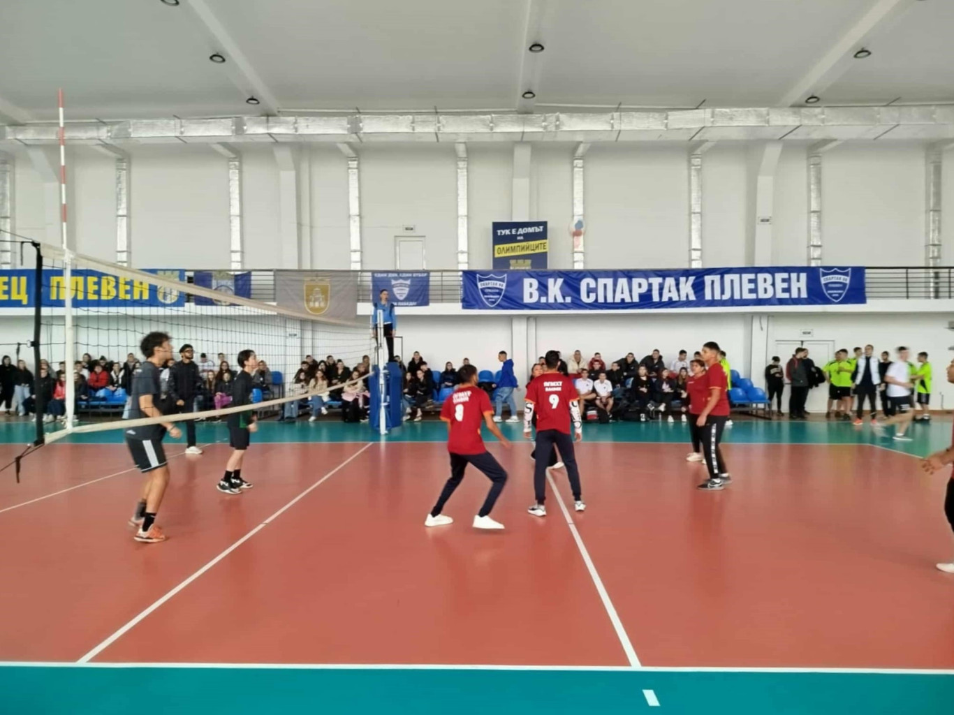 Плевенски ученици събраха над 1 300 лв. в подкрепа лечението…