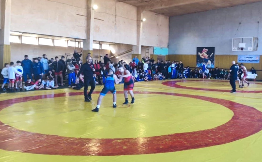 Близо 150 състезатели се включиха в Международния турнир по борба…