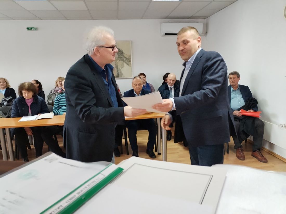 Връчиха бюджетите за делегирани от държавата дейности на детски градини,…