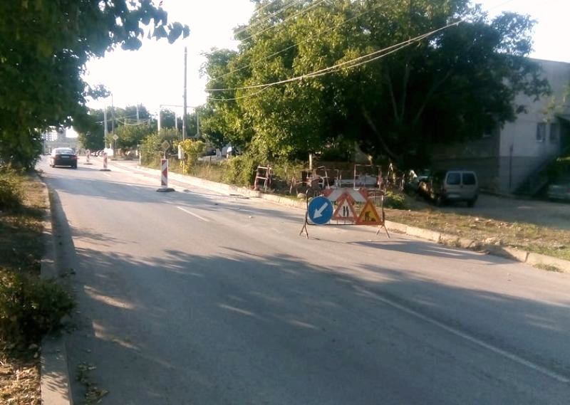 Временно се спира движението по част от ул. „Св. Климент…