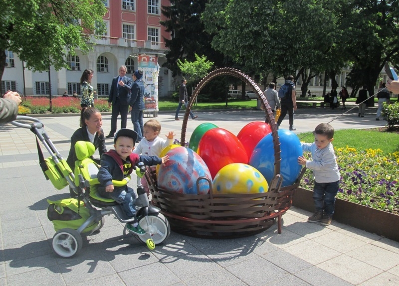 За първи път Плевен е с Великденска украса